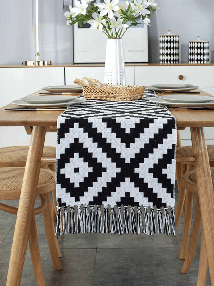 8 Seaters Black & White Geometric Table Runner