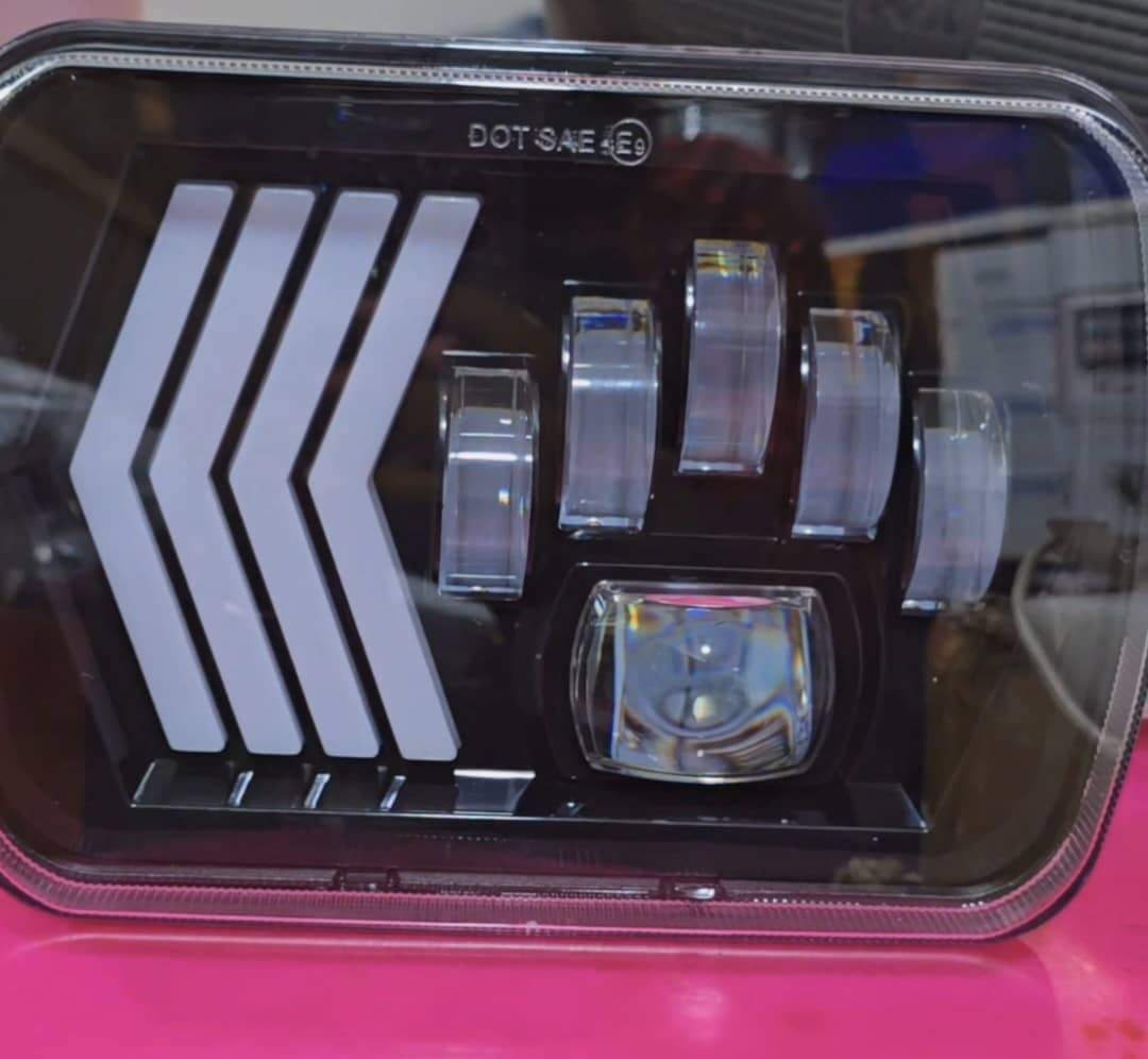 SQUARE LED PROJECTOR HEADLIGHT WITH INDICATOR